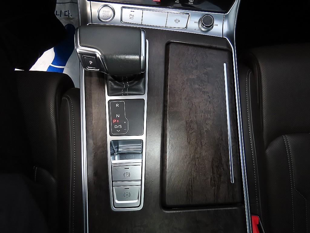 Audi A7 — photo 10