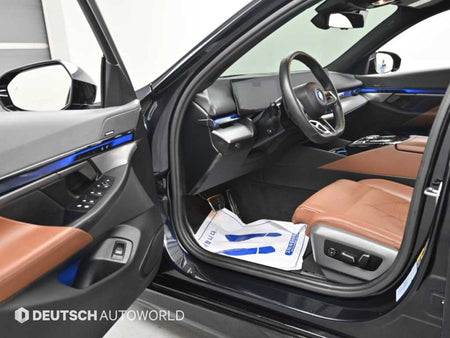 BMW i5 — photo 11