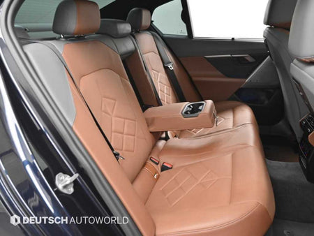 BMW i5 — photo 12