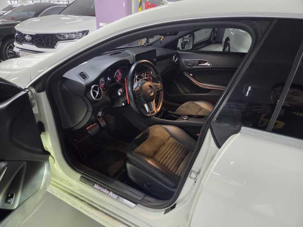 Mercedes-Benz CLA-Class — photo 04