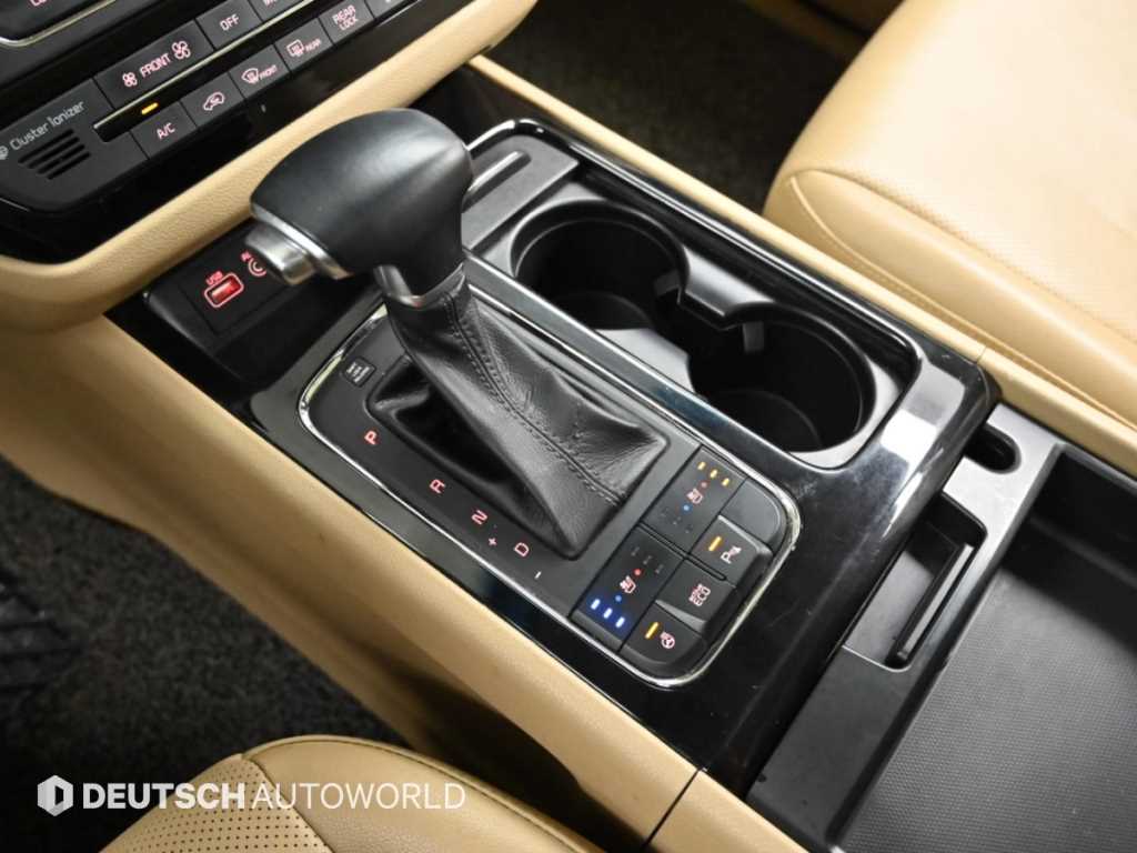 Kia Carnival — photo 09
