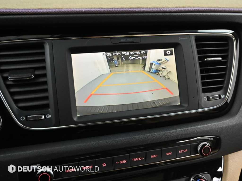 Kia Carnival — photo 15