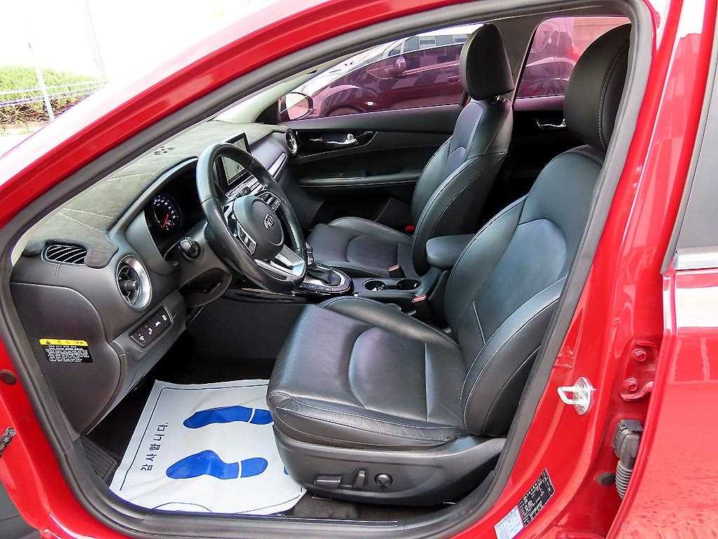 Kia K3 — photo 05