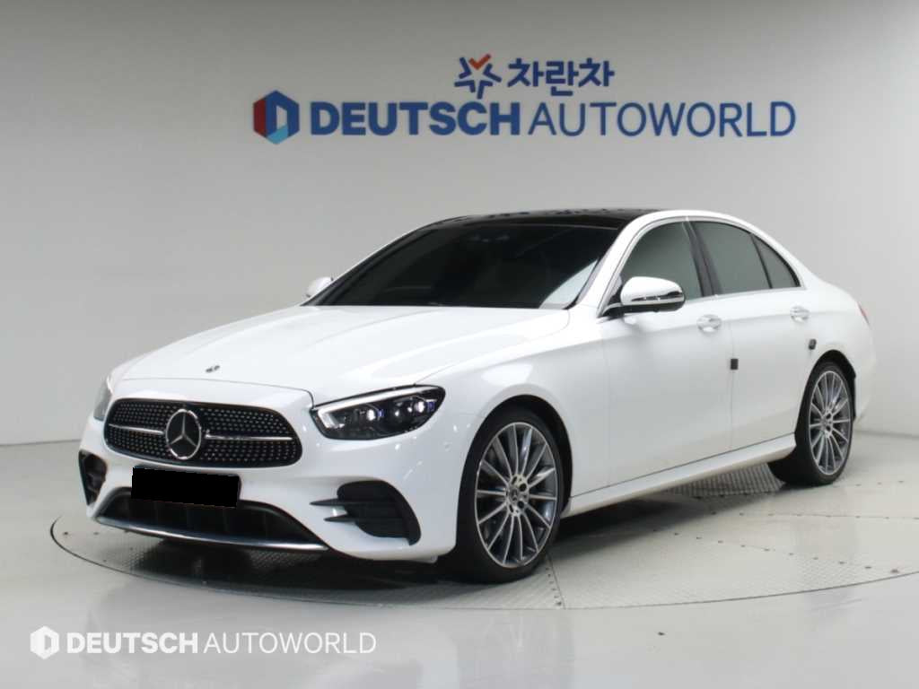 Mercedes-Benz E-Class — photo 01