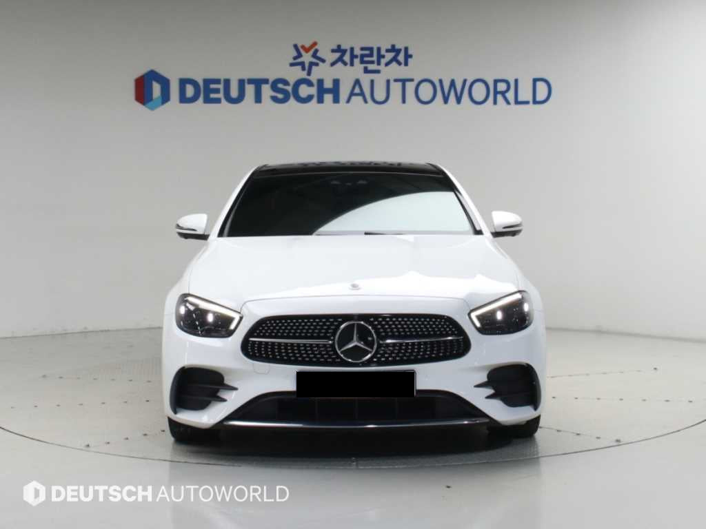 Mercedes-Benz E-Class — photo 03