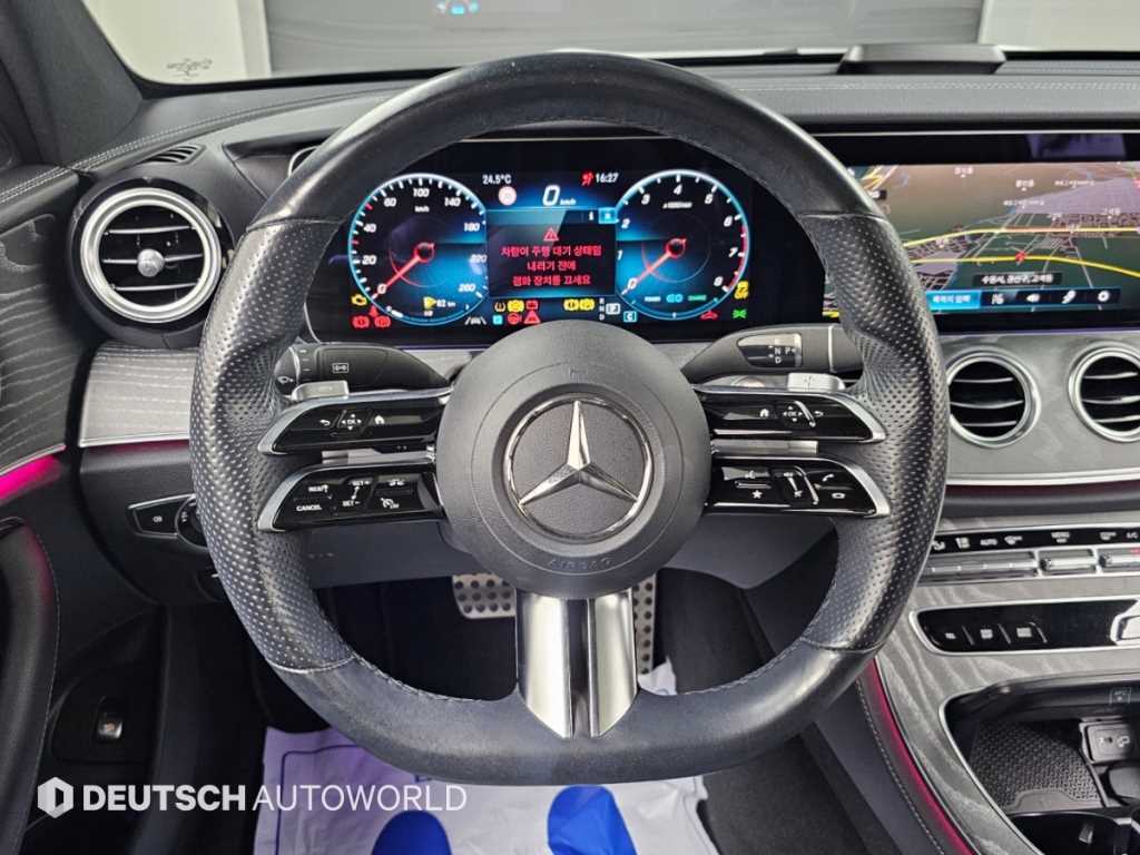 Mercedes-Benz E-Class — photo 13