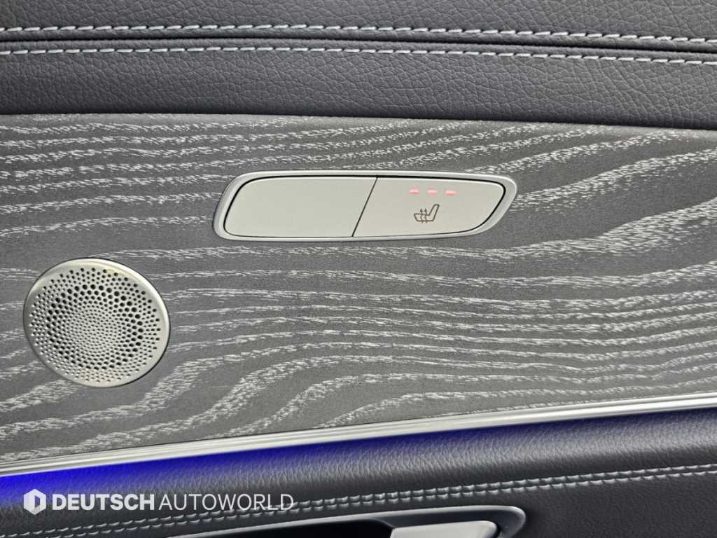 Mercedes-Benz E-Class — photo 16