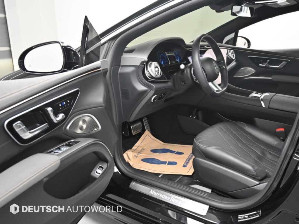 Mercedes-Benz EQS — photo 11