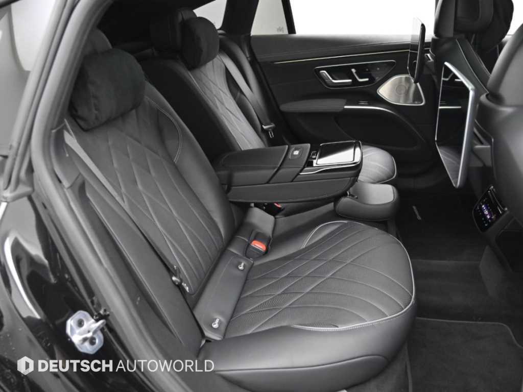 Mercedes-Benz EQS — photo 12