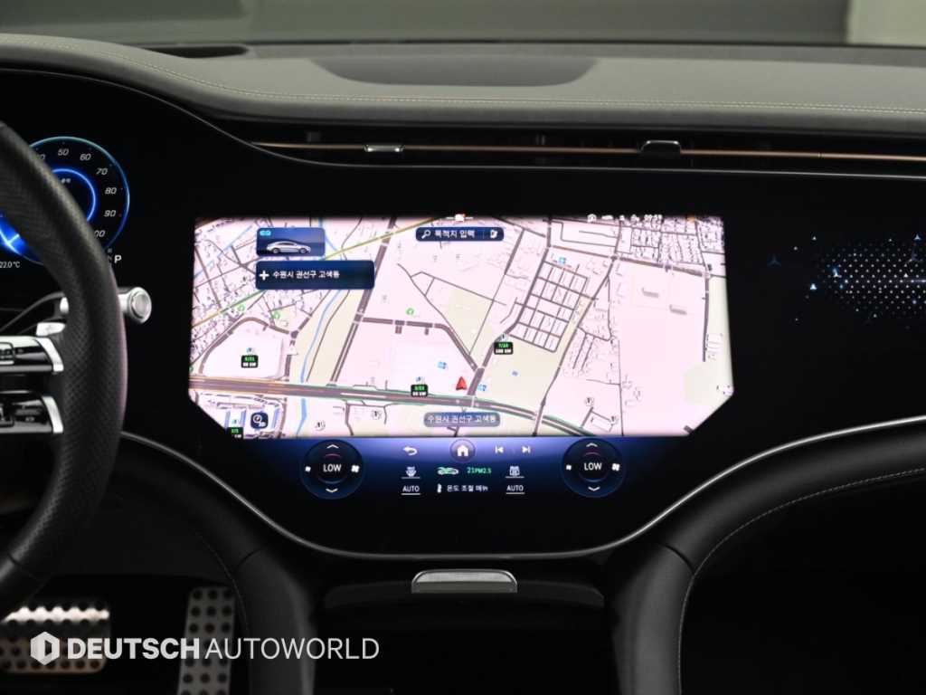 Mercedes-Benz EQS — photo 14