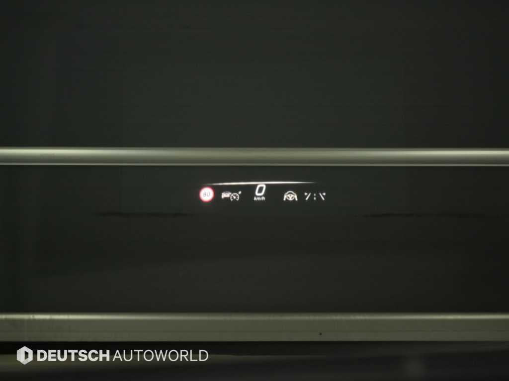 Mercedes-Benz EQS — photo 17