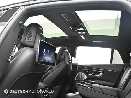 Mercedes-Benz EQS — photo 18
