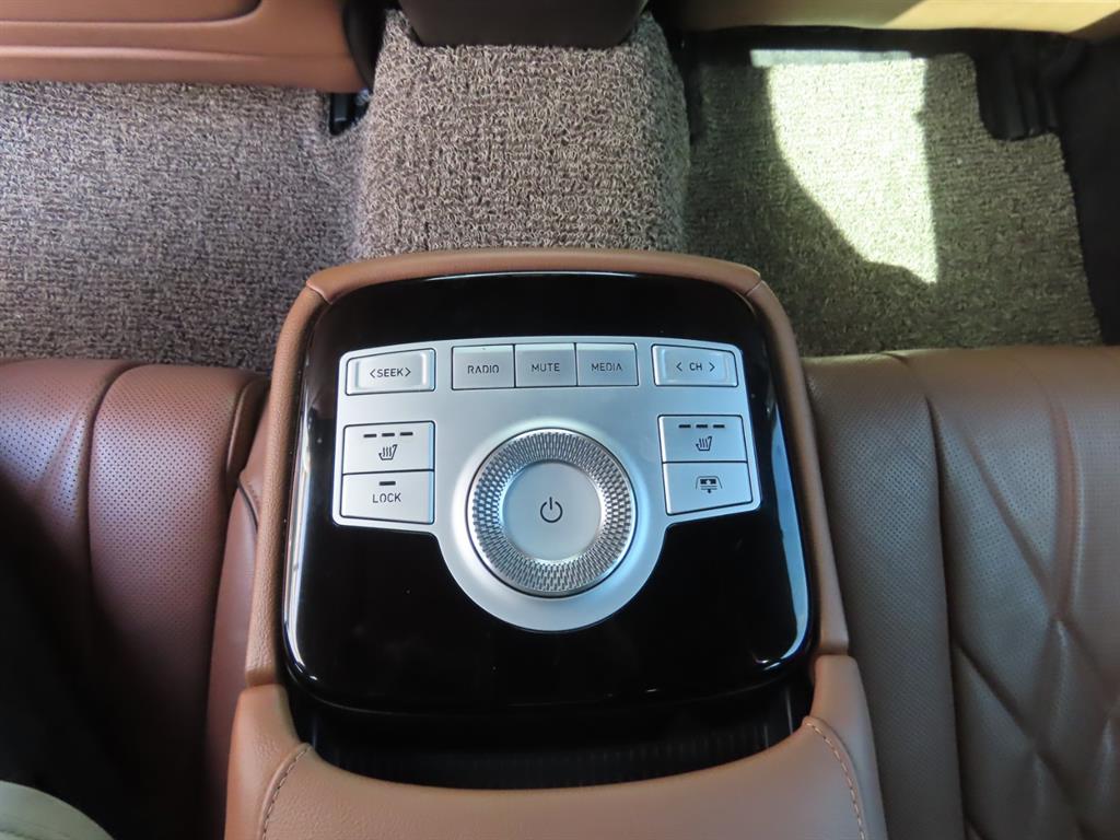 Genesis G80 — photo 08