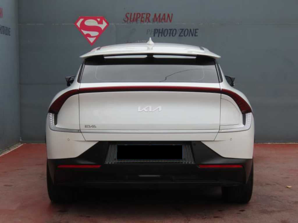 Kia EV6 — photo 04