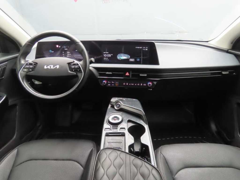 Kia EV6 — photo 08