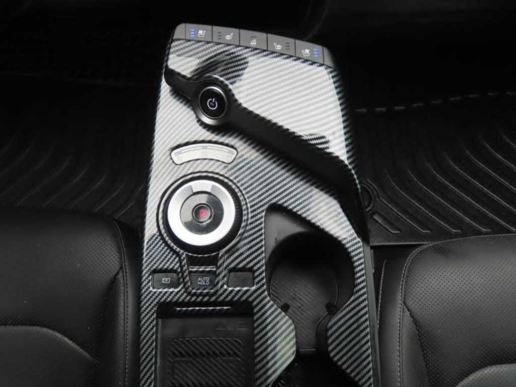 Kia EV6 — photo 11