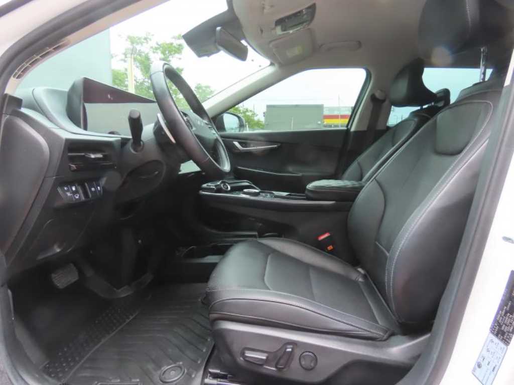 Kia EV6 — photo 13