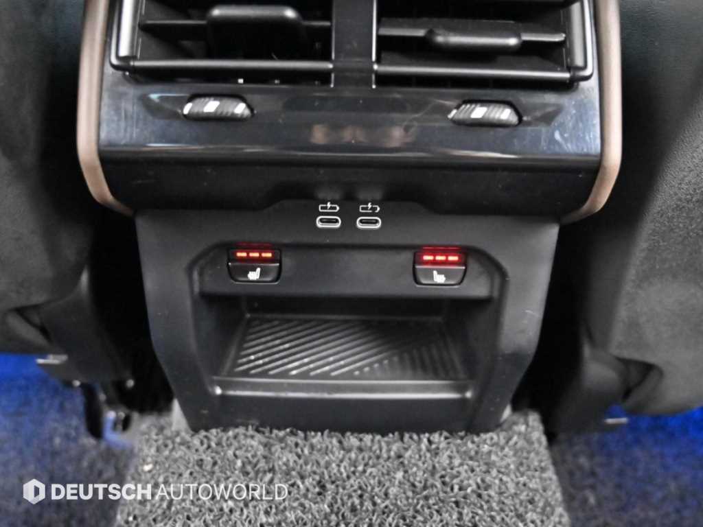 BMW 5-Series — photo 16