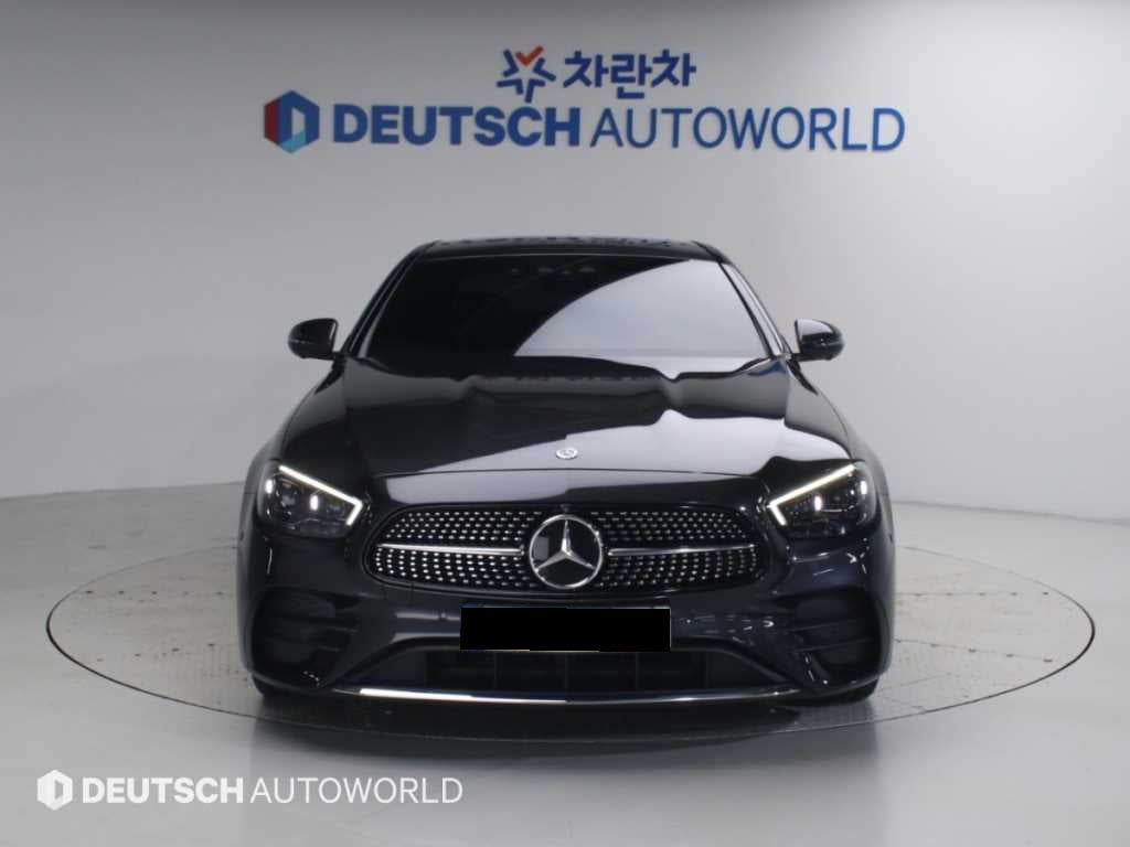 Mercedes-Benz E-Class — photo 03