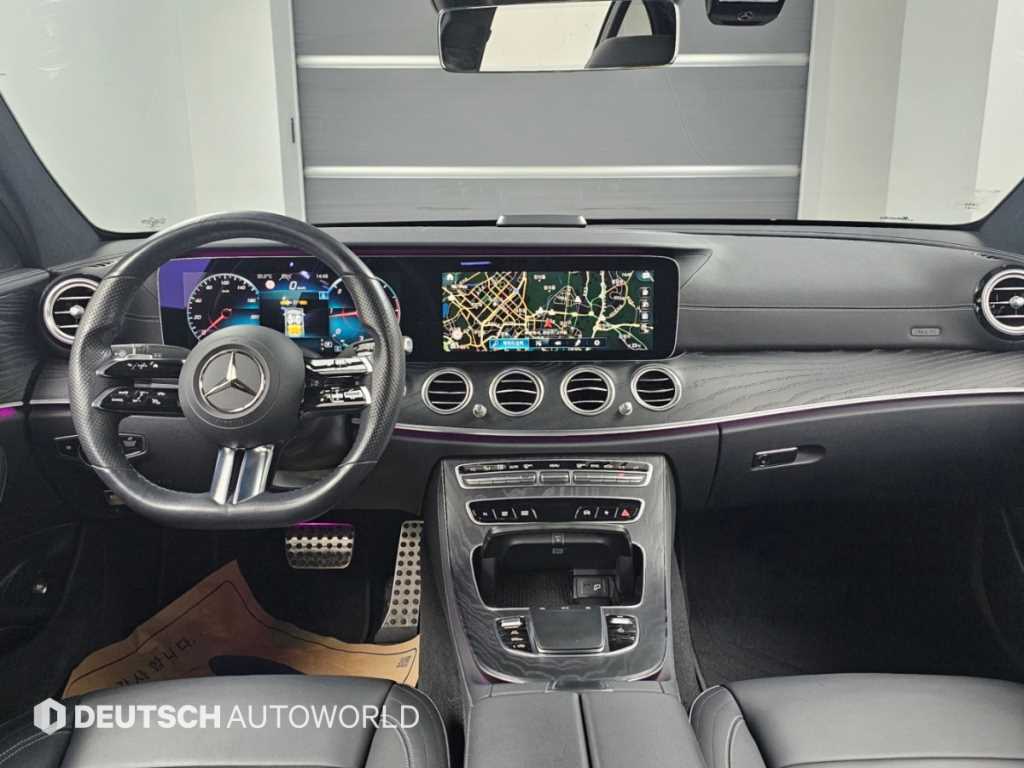 Mercedes-Benz E-Class — photo 07