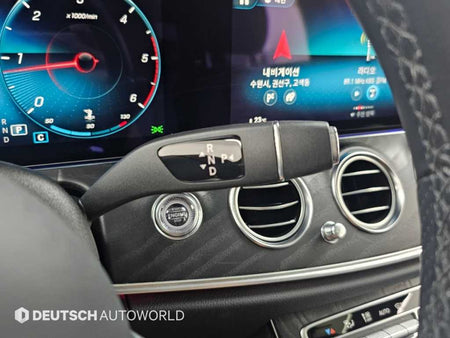 Mercedes-Benz E-Class — photo 09