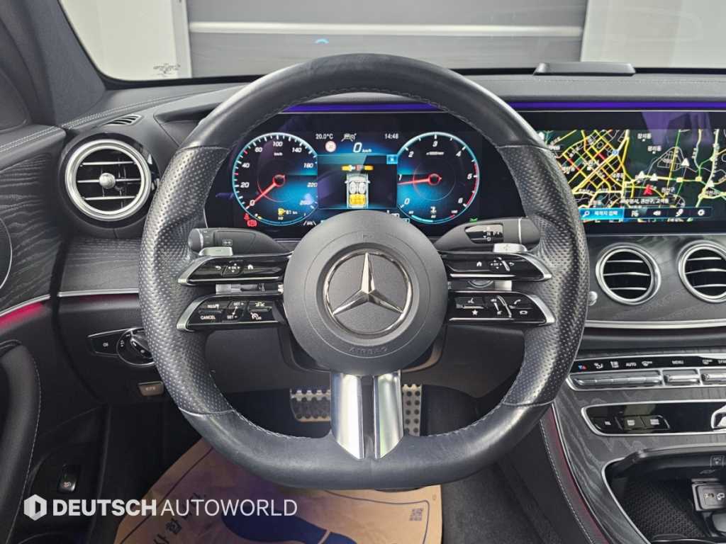 Mercedes-Benz E-Class — photo 13