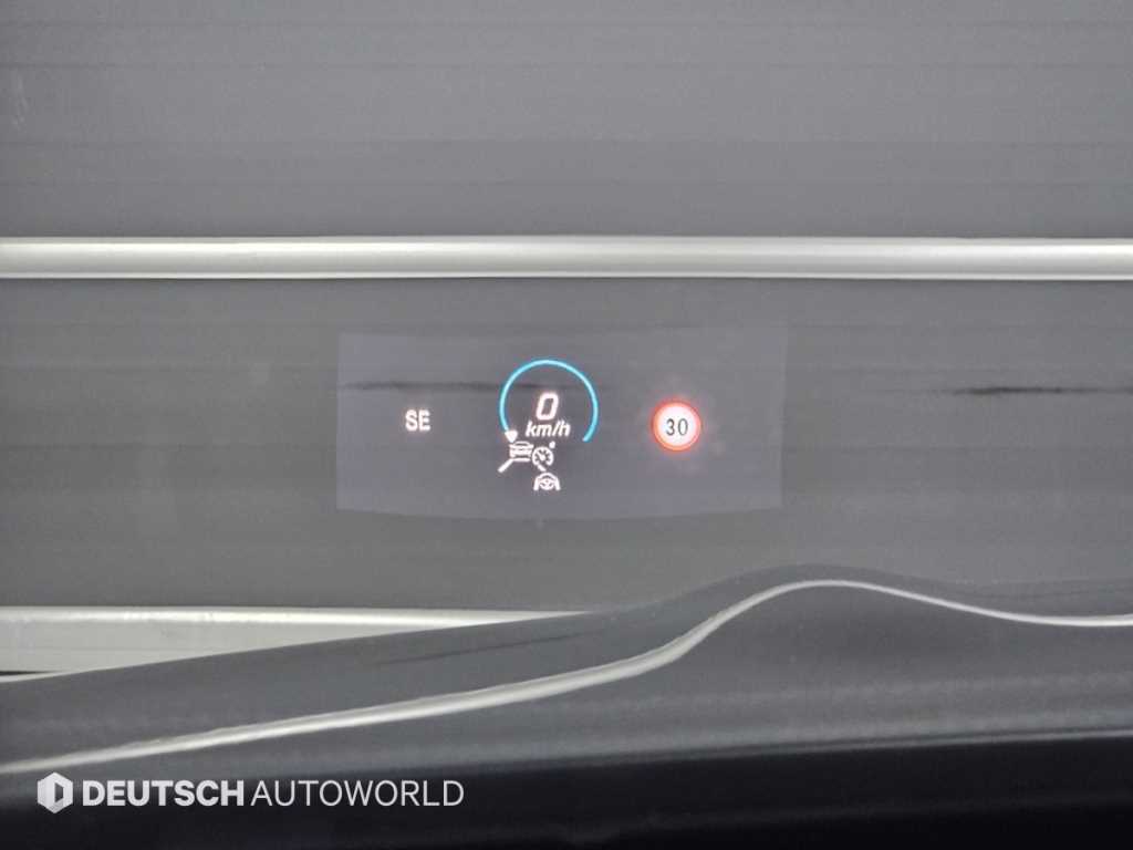 Mercedes-Benz E-Class — photo 17