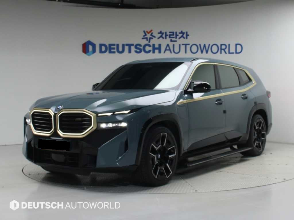 BMW XM — photo 01