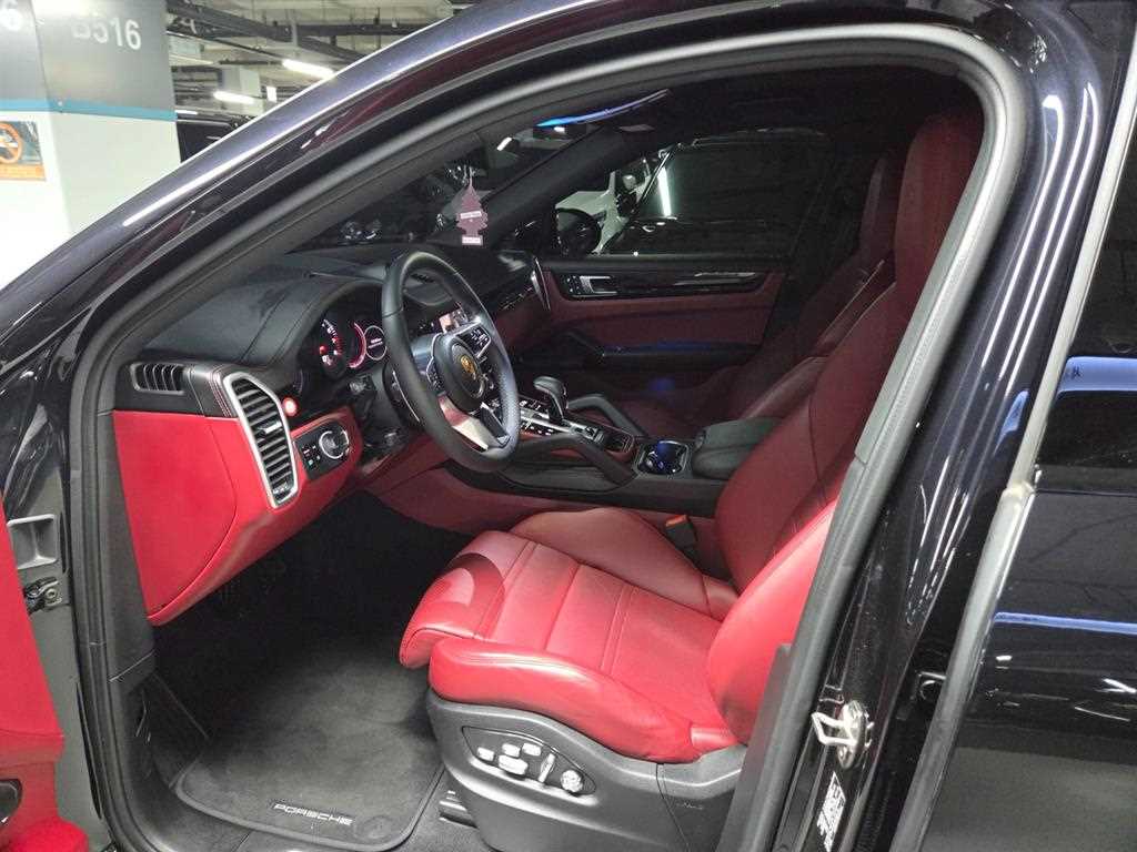 Porsche Cayenne — photo 05