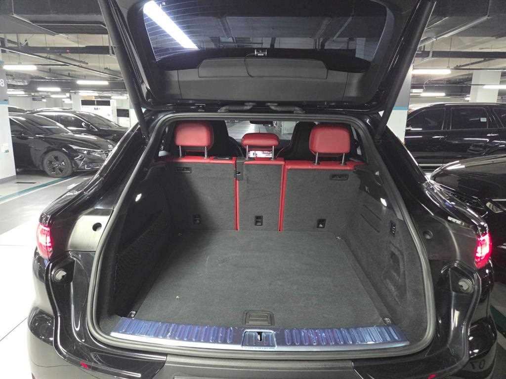 Porsche Cayenne — photo 13