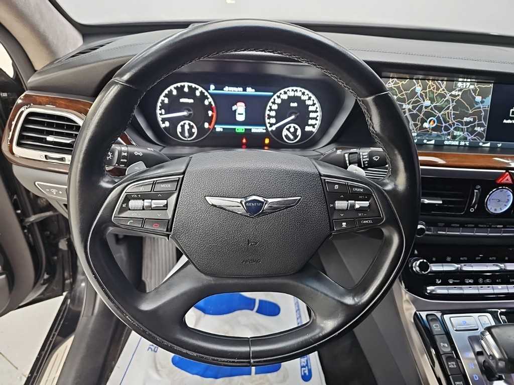 Genesis EQ900 — photo 09