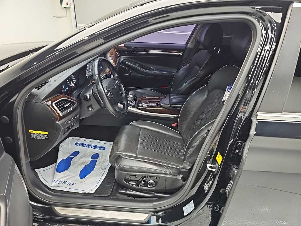 Genesis EQ900 — photo 11
