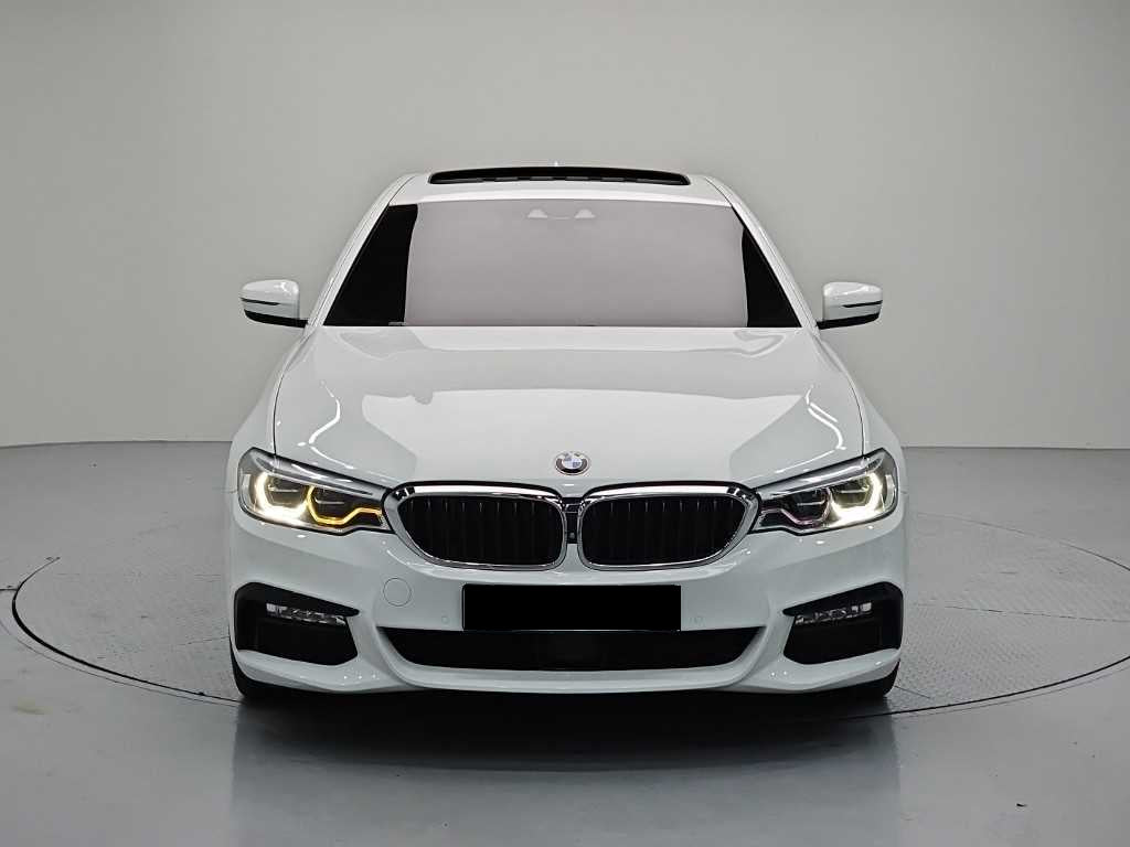BMW 5-Series — photo 02