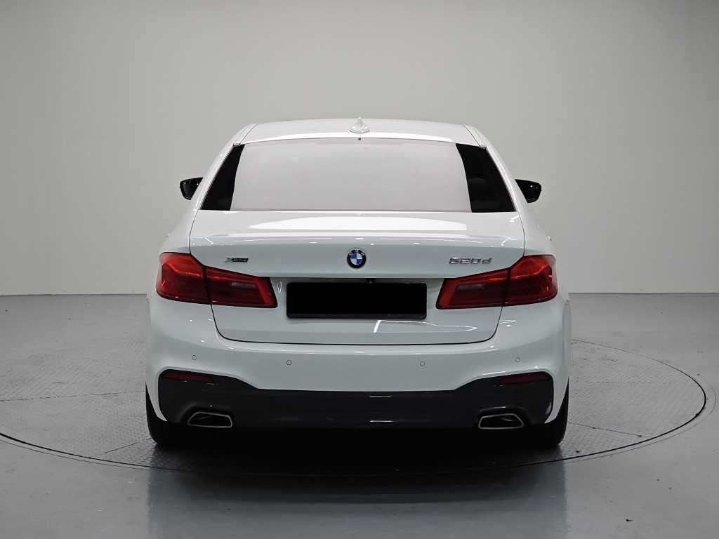 BMW 5-Series — photo 03