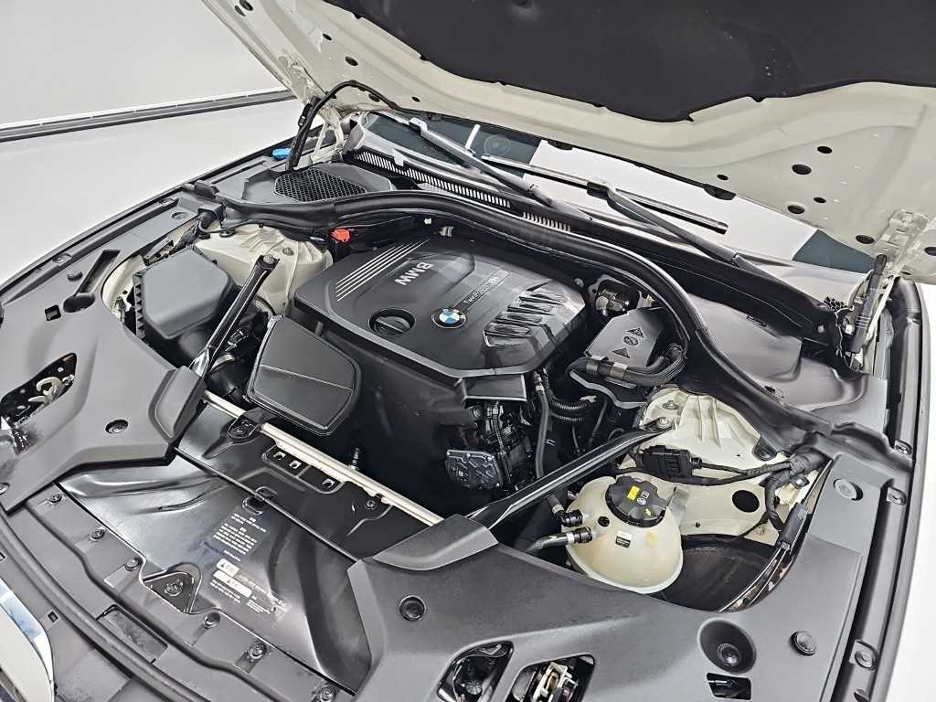 BMW 5-Series — photo 05