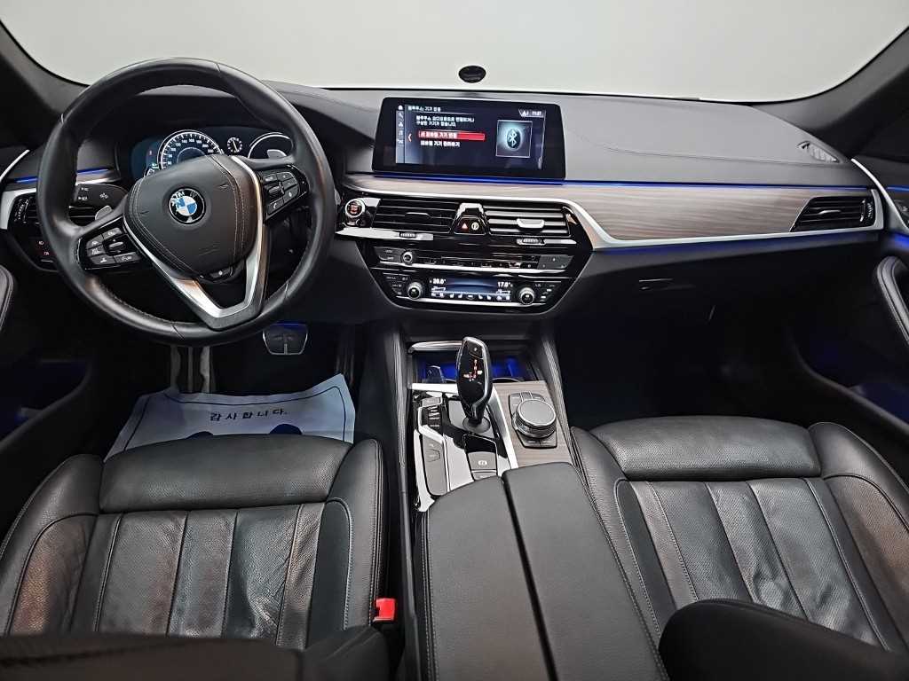 BMW 5-Series — photo 07