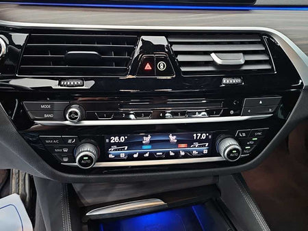 BMW 5-Series — photo 10