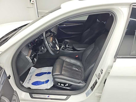 BMW 5-Series — photo 11