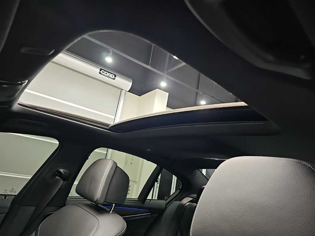 BMW 5-Series — photo 15
