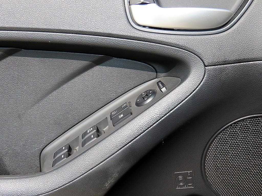 Kia K3 — photo 11