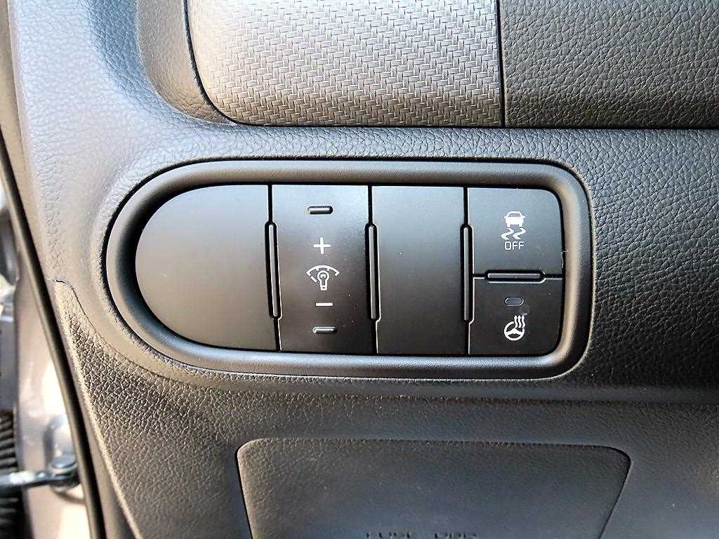 Kia K3 — photo 12