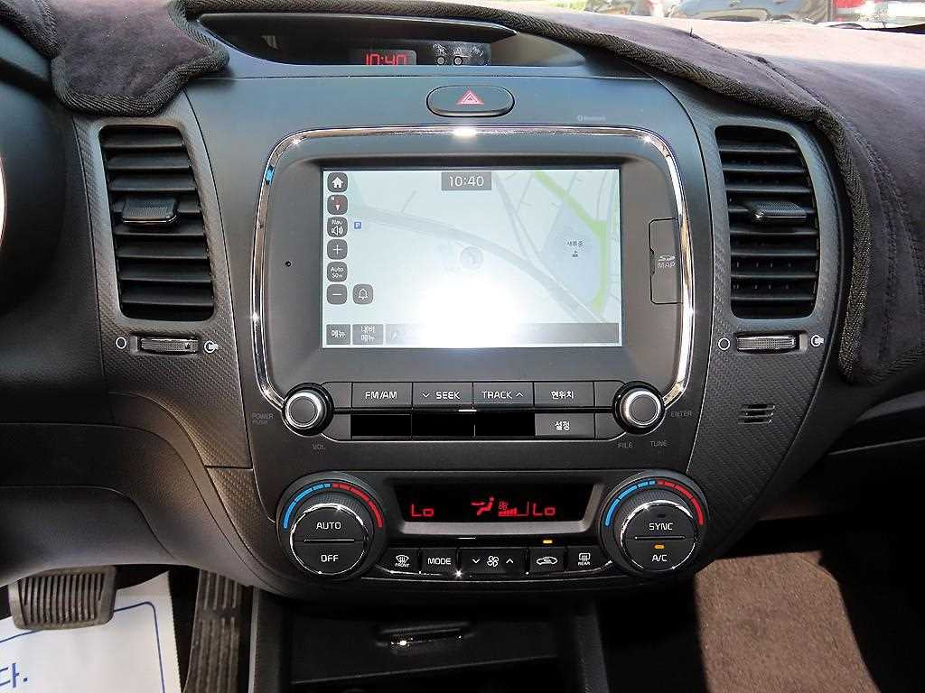 Kia K3 — photo 13