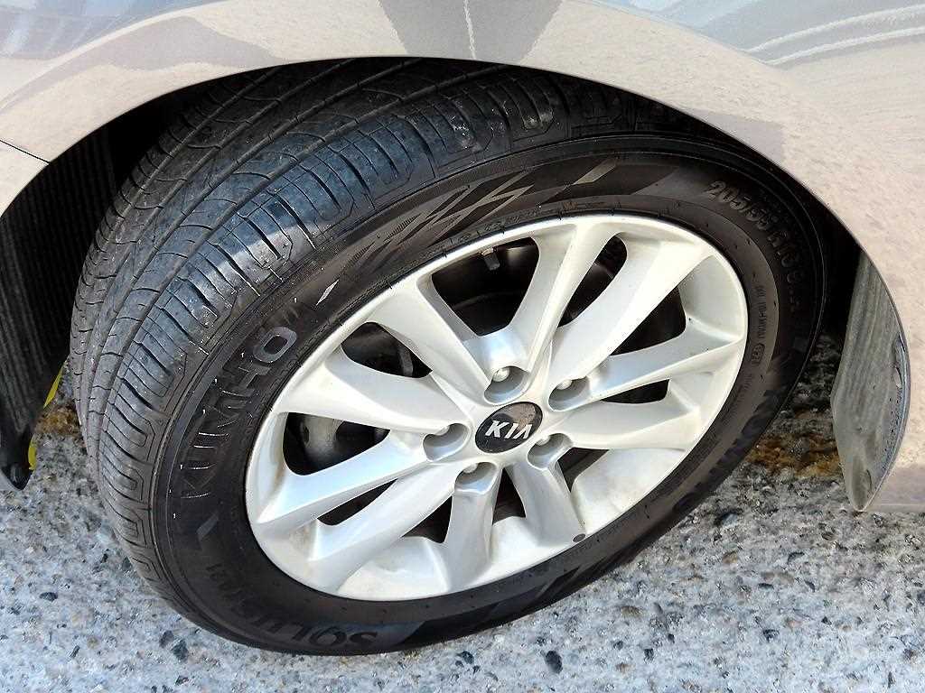 Kia K3 — photo 18