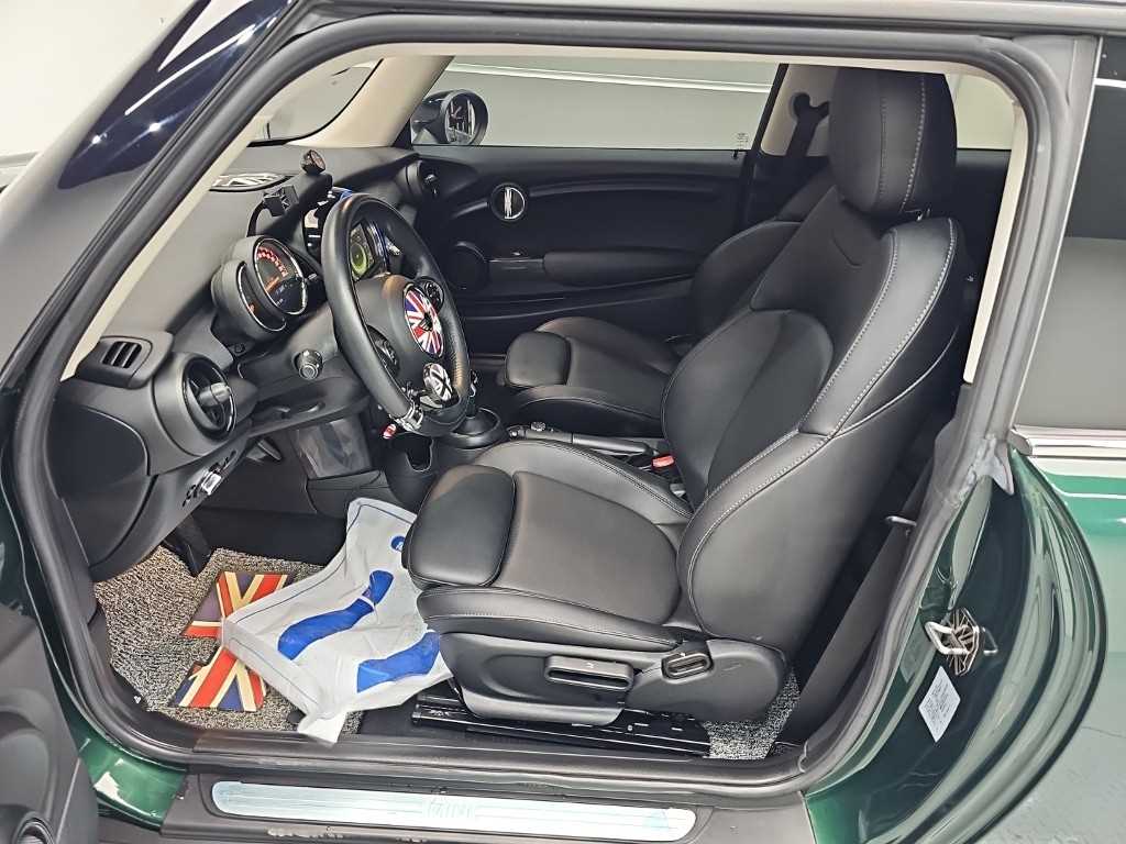 Mini Cooper — photo 11