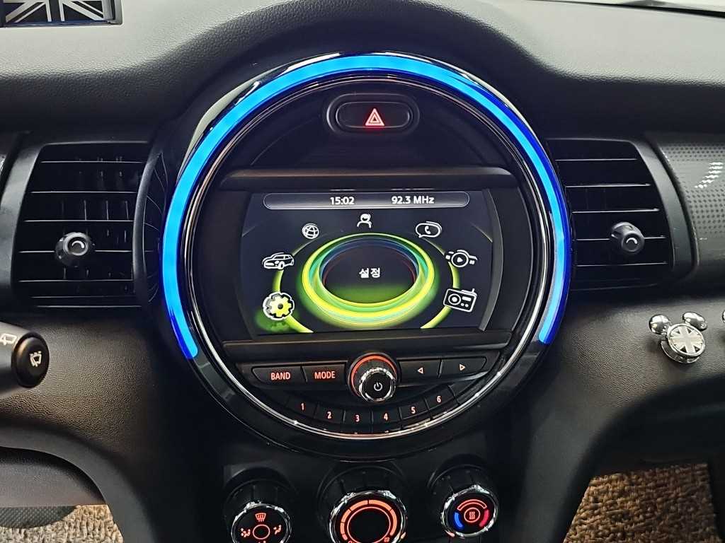 Mini Cooper — photo 14