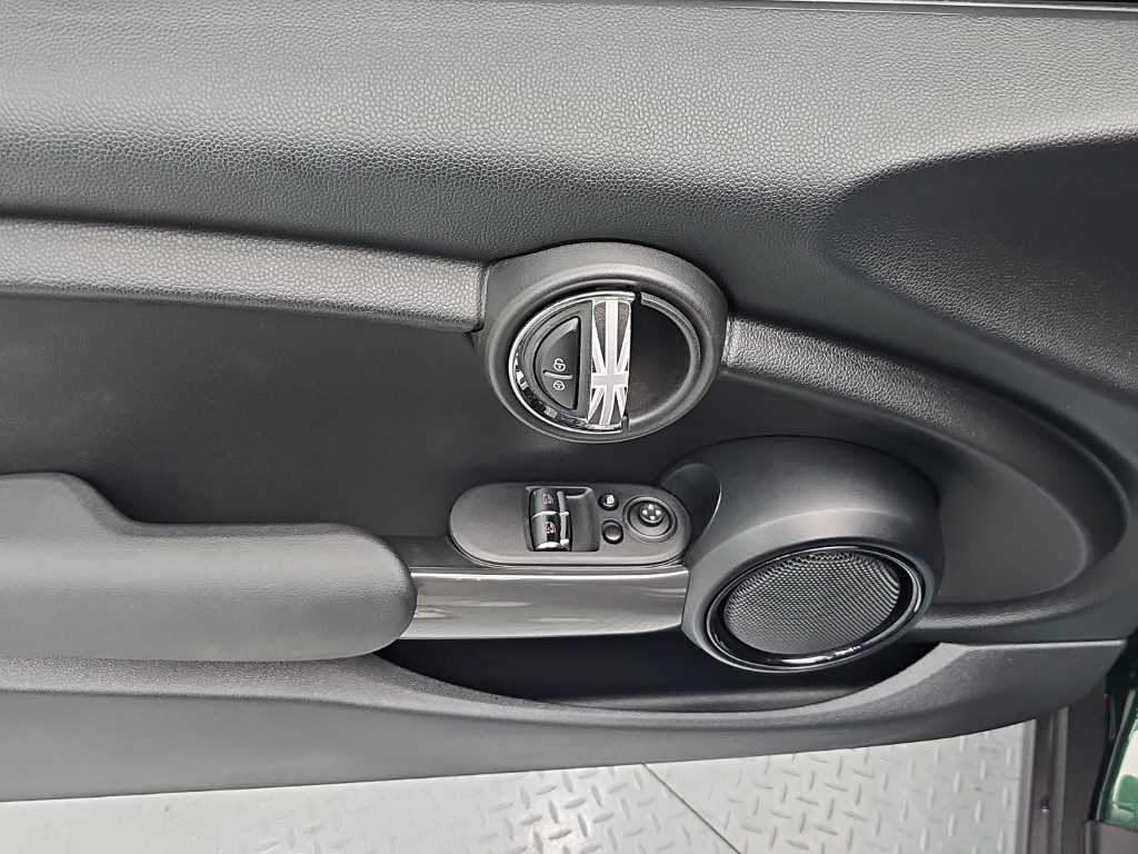 Mini Cooper — photo 16