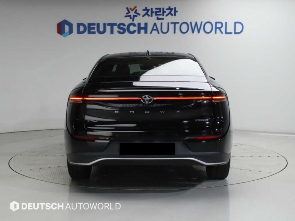 Toyota Crown — photo 04