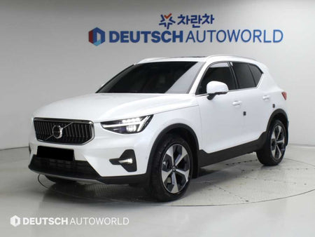 Volvo XC40 — photo 01