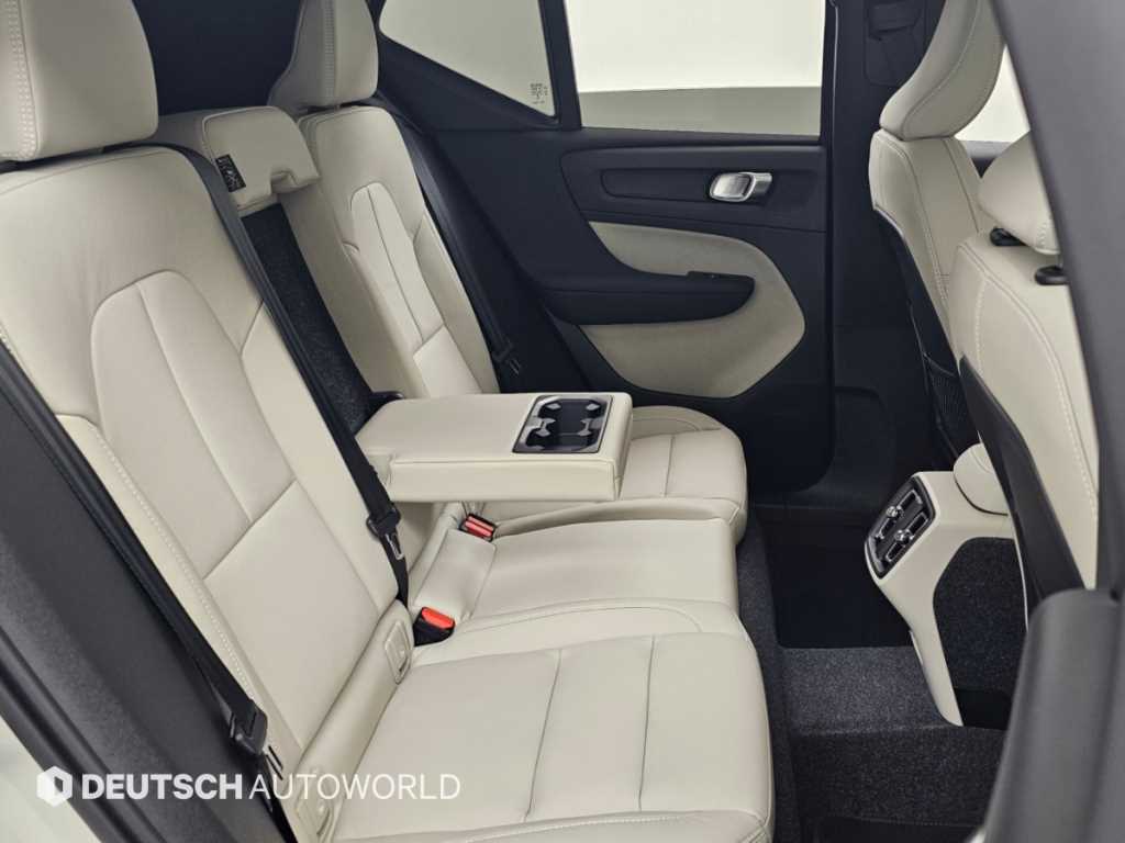 Volvo XC40 — photo 12