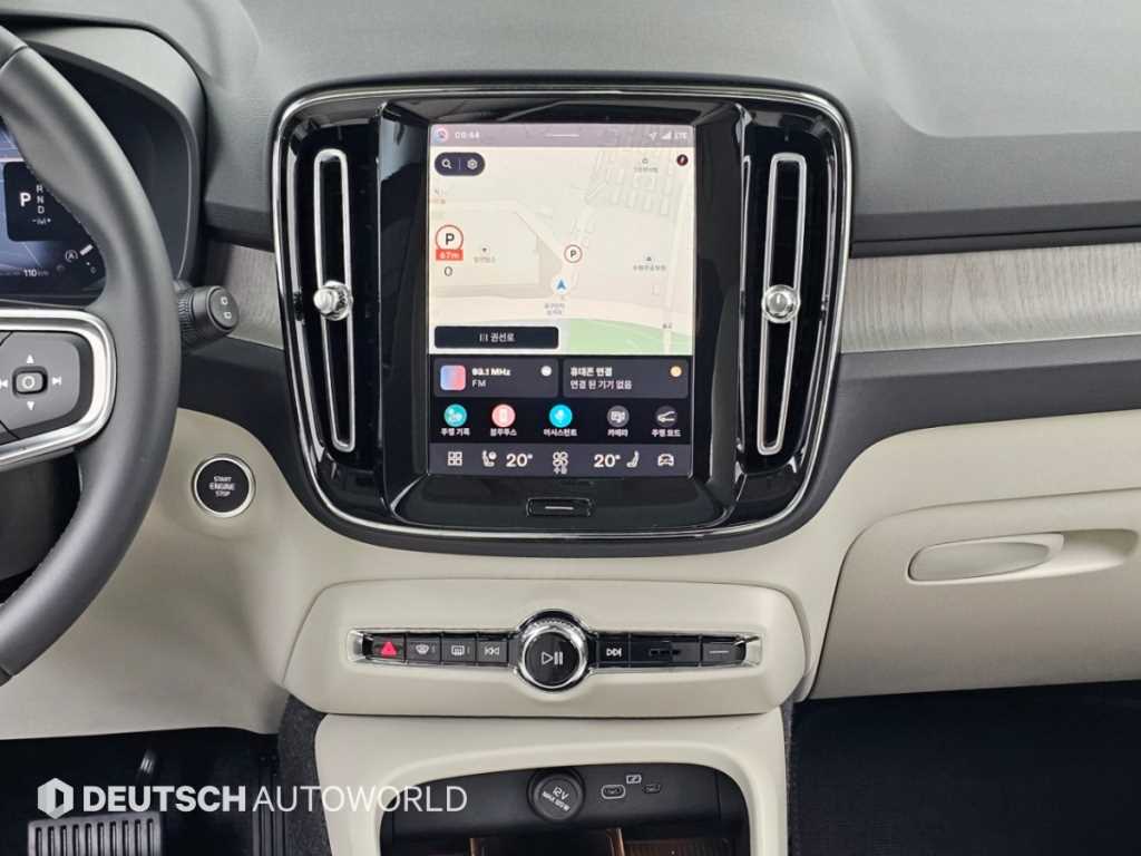 Volvo XC40 — photo 14